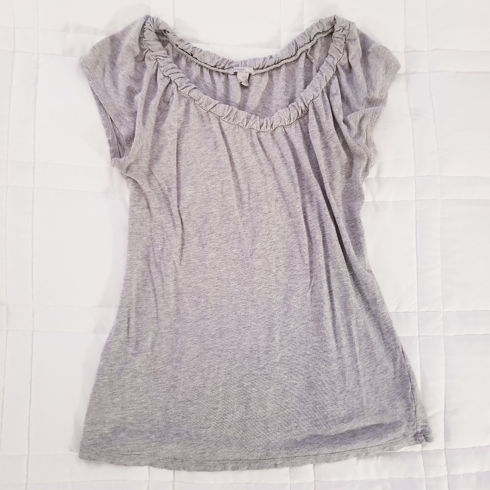 3/$45 | Old Navy Grey T-shirt Top Scoop Neck
